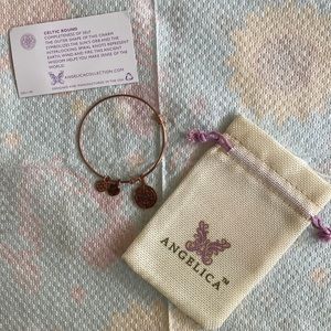 NEW Angelica Celtic Round Bracelet